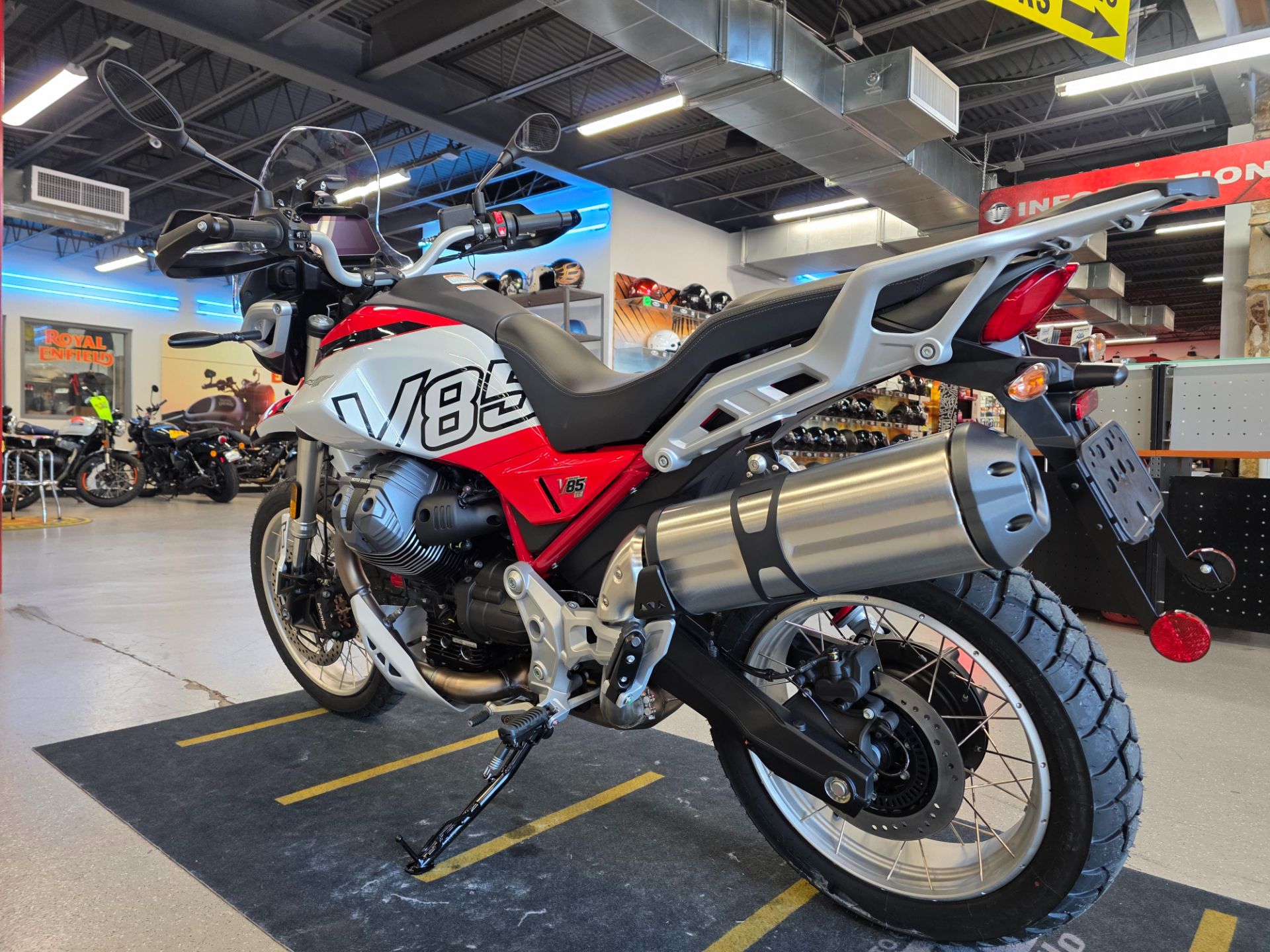 2025 Moto Guzzi V85 TT in Fort Myers, Florida - Photo 14