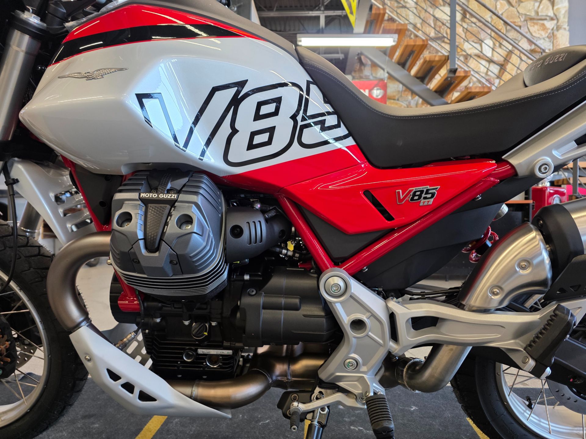 2025 Moto Guzzi V85 TT in Fort Myers, Florida - Photo 17