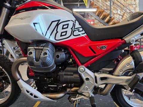 2025 Moto Guzzi V85 TT in Fort Myers, Florida - Photo 17