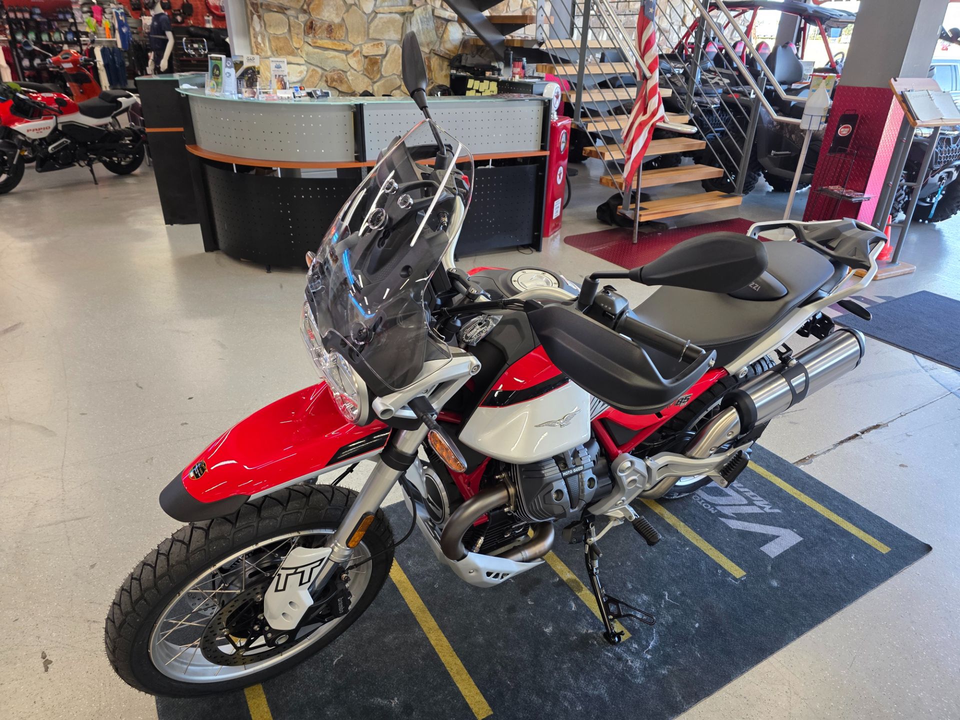 2025 Moto Guzzi V85 TT in Fort Myers, Florida - Photo 18