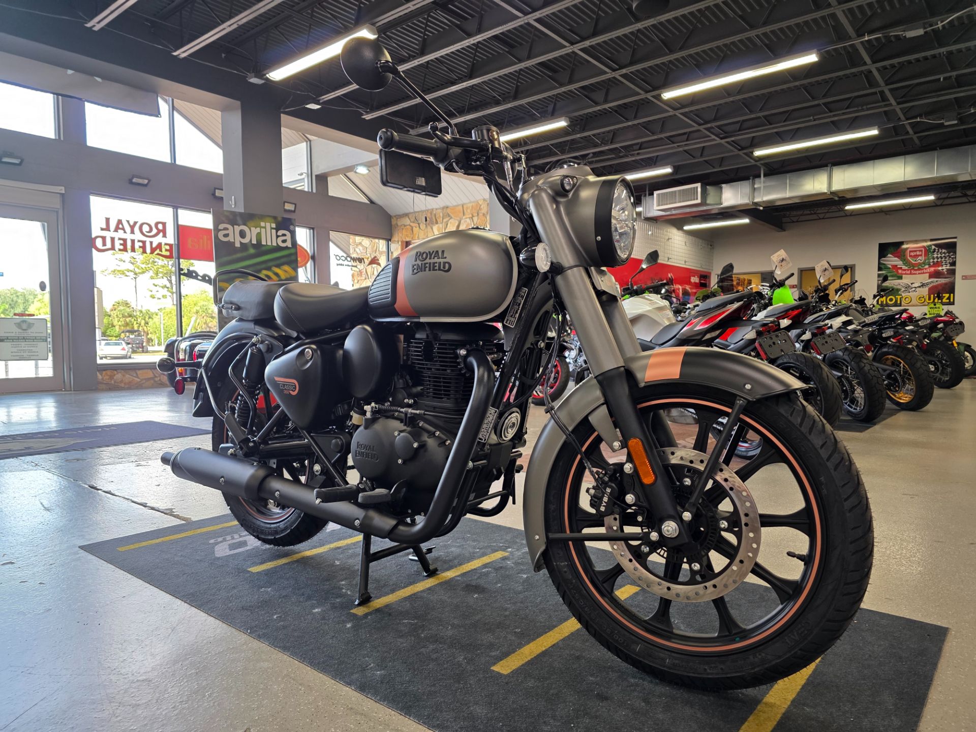 2026 Royal Enfield Classic 350 in Fort Myers, Florida - Photo 3