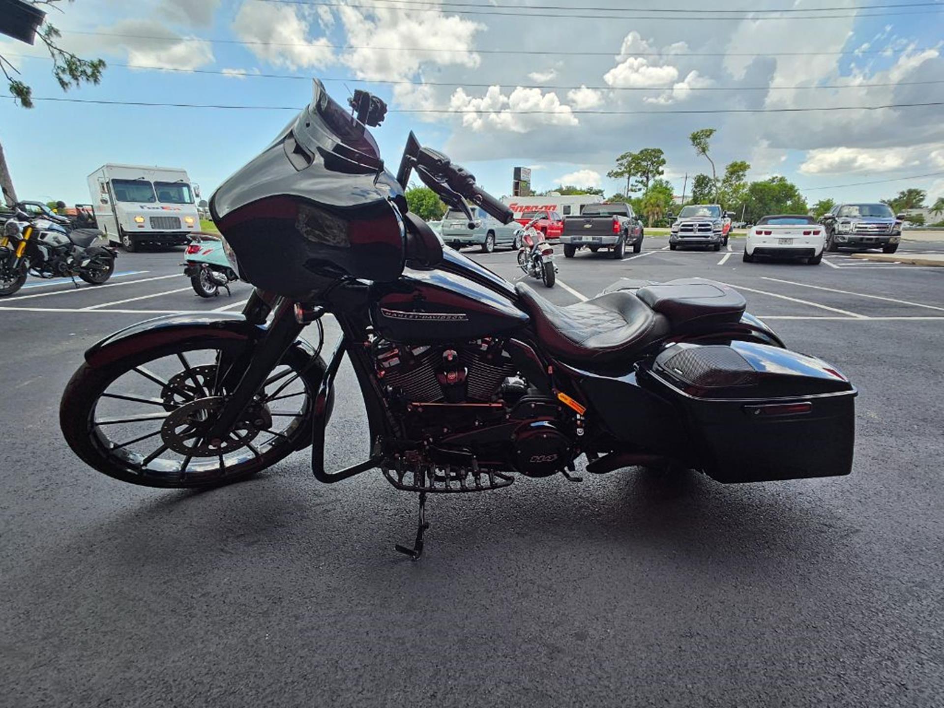 2019 Harley-Davidson Street Glide® Special 6
