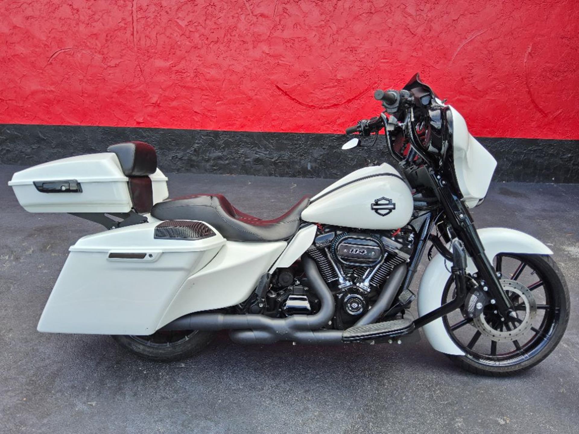 2019 Harley-Davidson Street Glide® Special 1