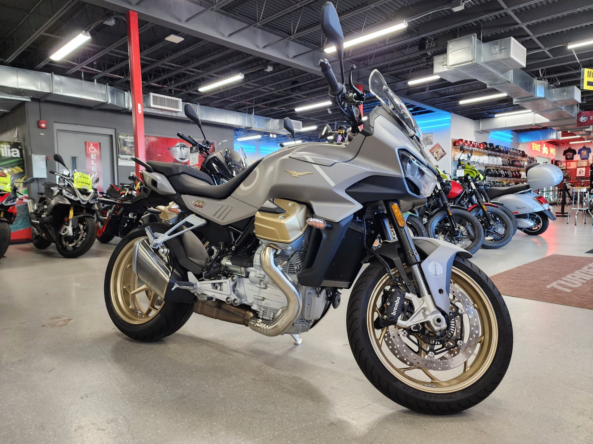 2023 Moto Guzzi V100 Mandello Aviazione Navale in Fort Myers, Florida - Photo 1