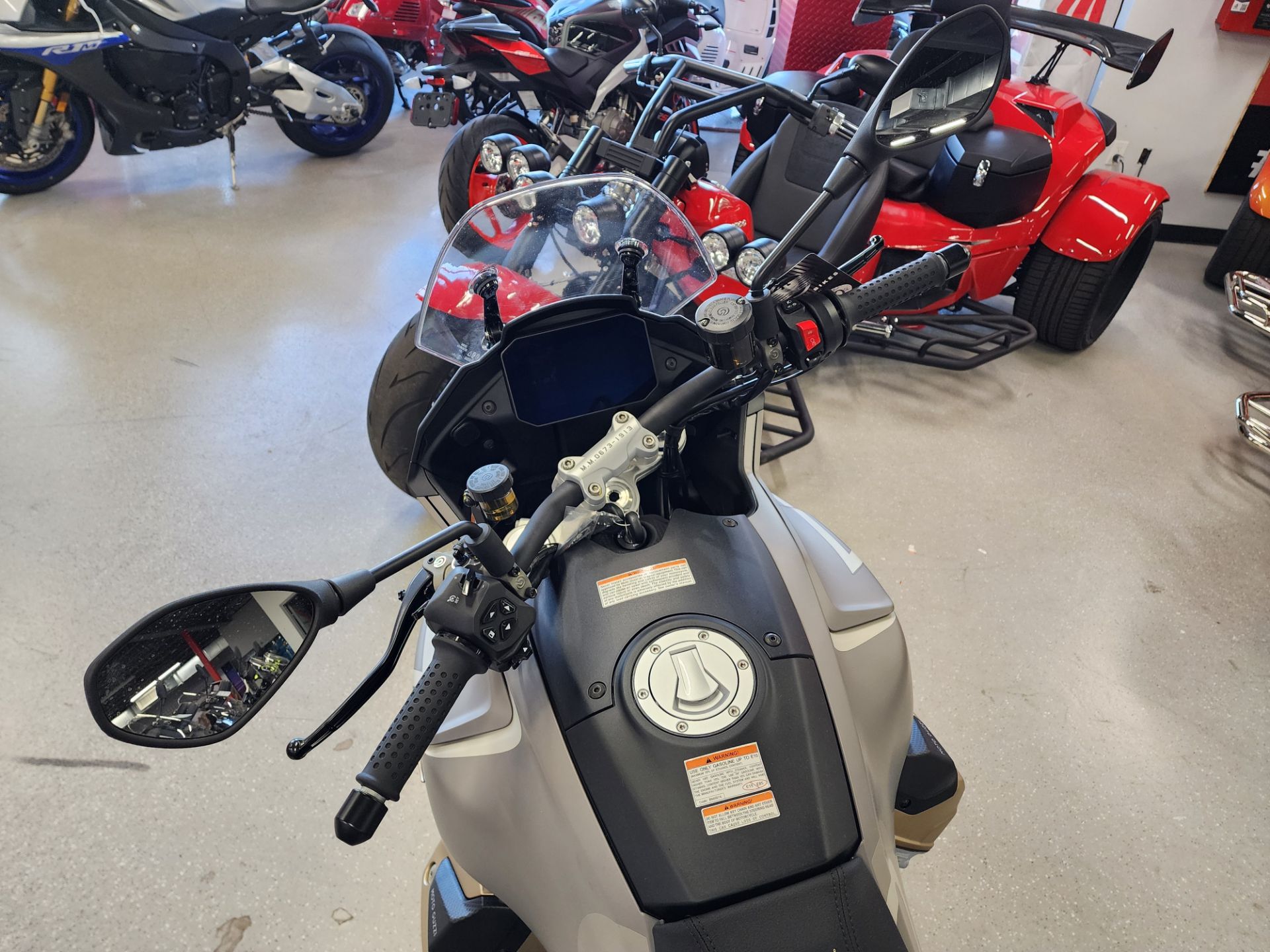 2023 Moto Guzzi V100 Mandello Aviazione Navale in Fort Myers, Florida - Photo 4