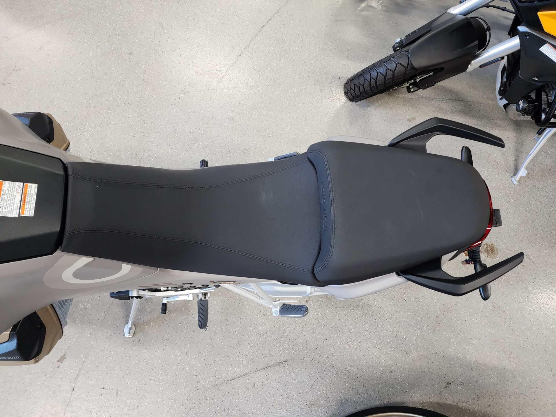 2023 Moto Guzzi V100 Mandello Aviazione Navale in Fort Myers, Florida - Photo 5