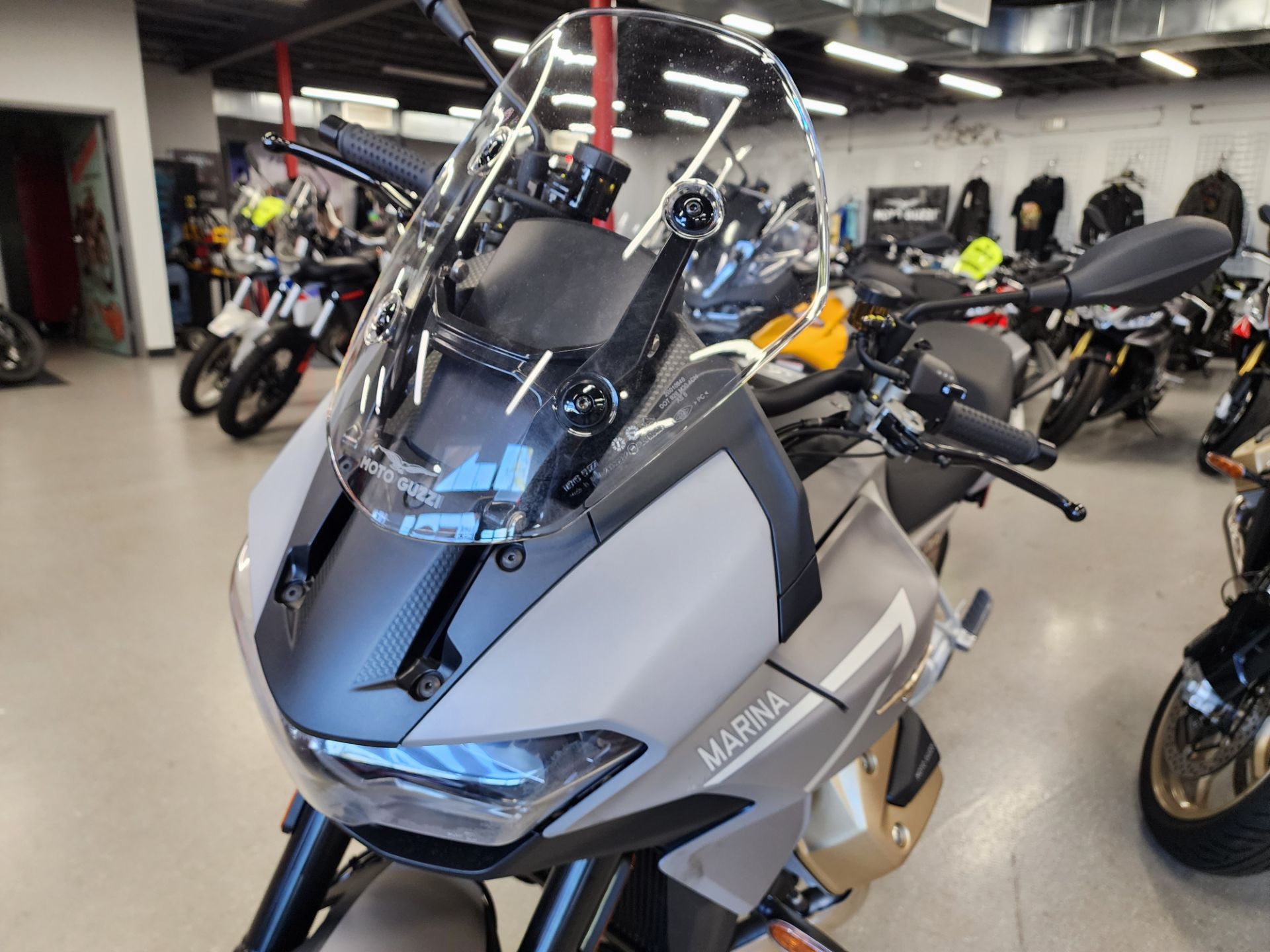 2023 Moto Guzzi V100 Mandello Aviazione Navale in Fort Myers, Florida - Photo 9