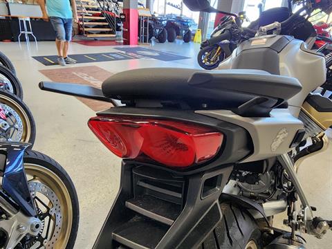 2023 Moto Guzzi V100 Mandello Aviazione Navale in Fort Myers, Florida - Photo 14