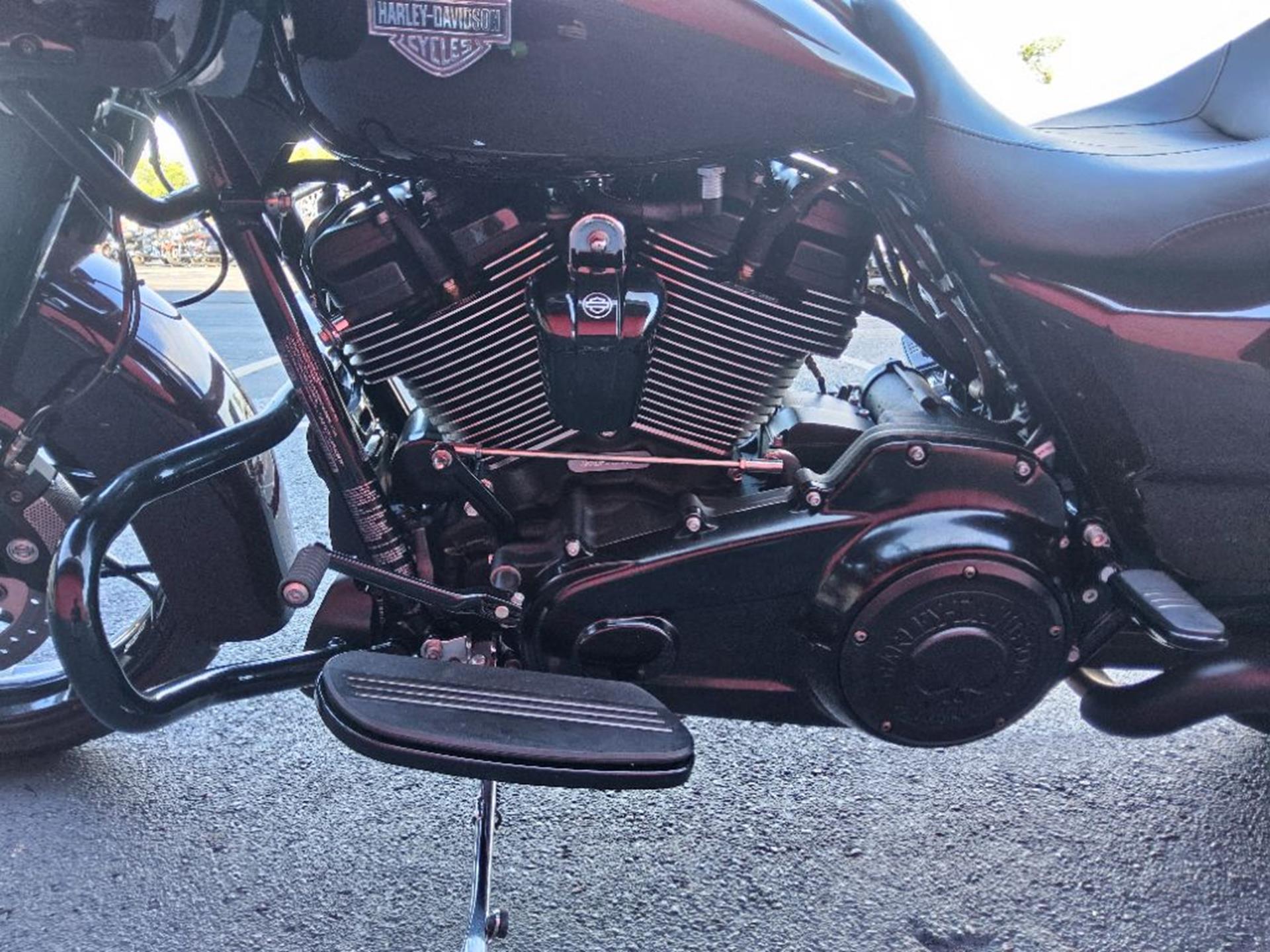2021 Harley-Davidson Road Glide® Special 9