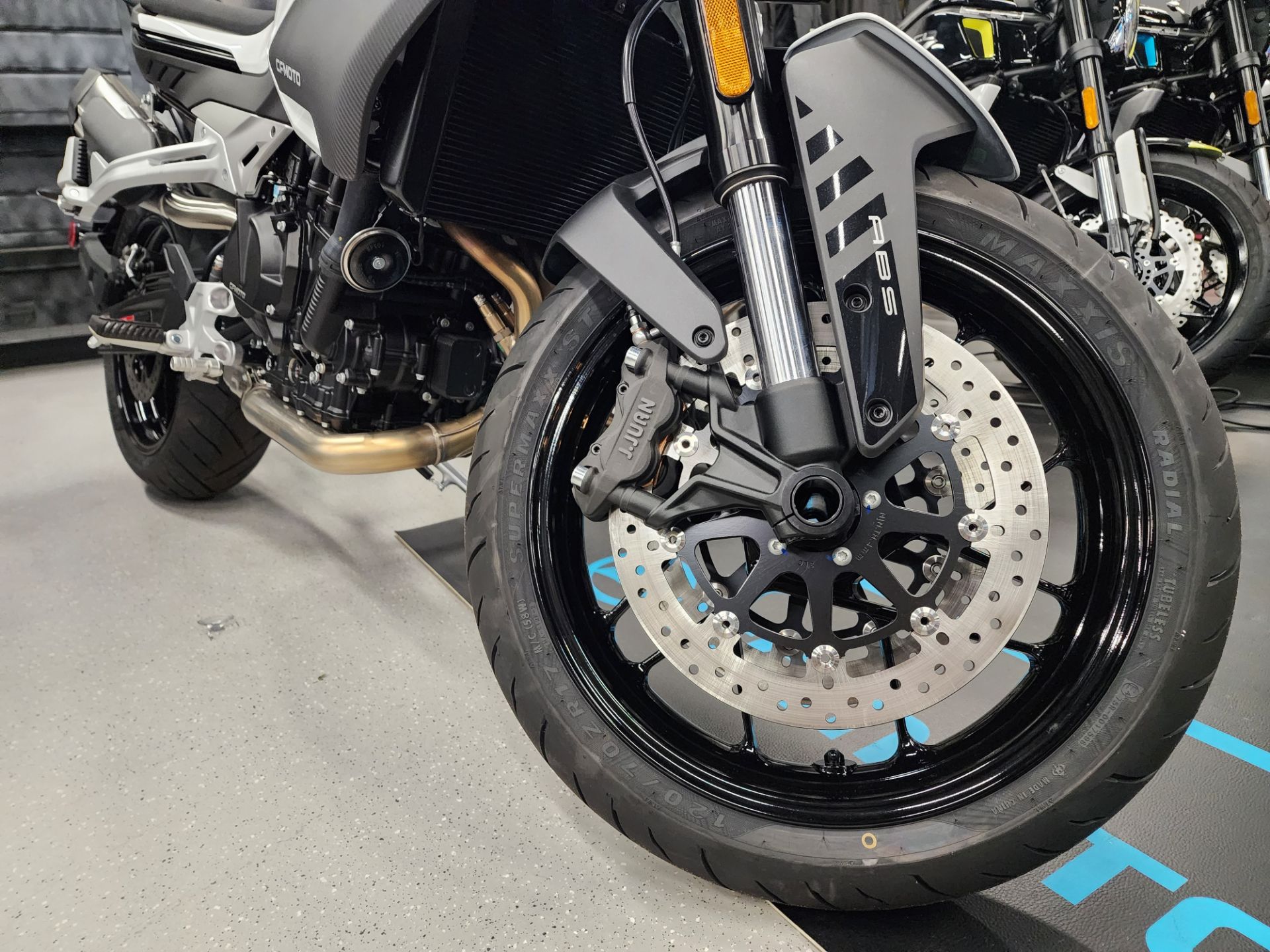 2024 CFMOTO 800NK in Fort Myers, Florida - Photo 3