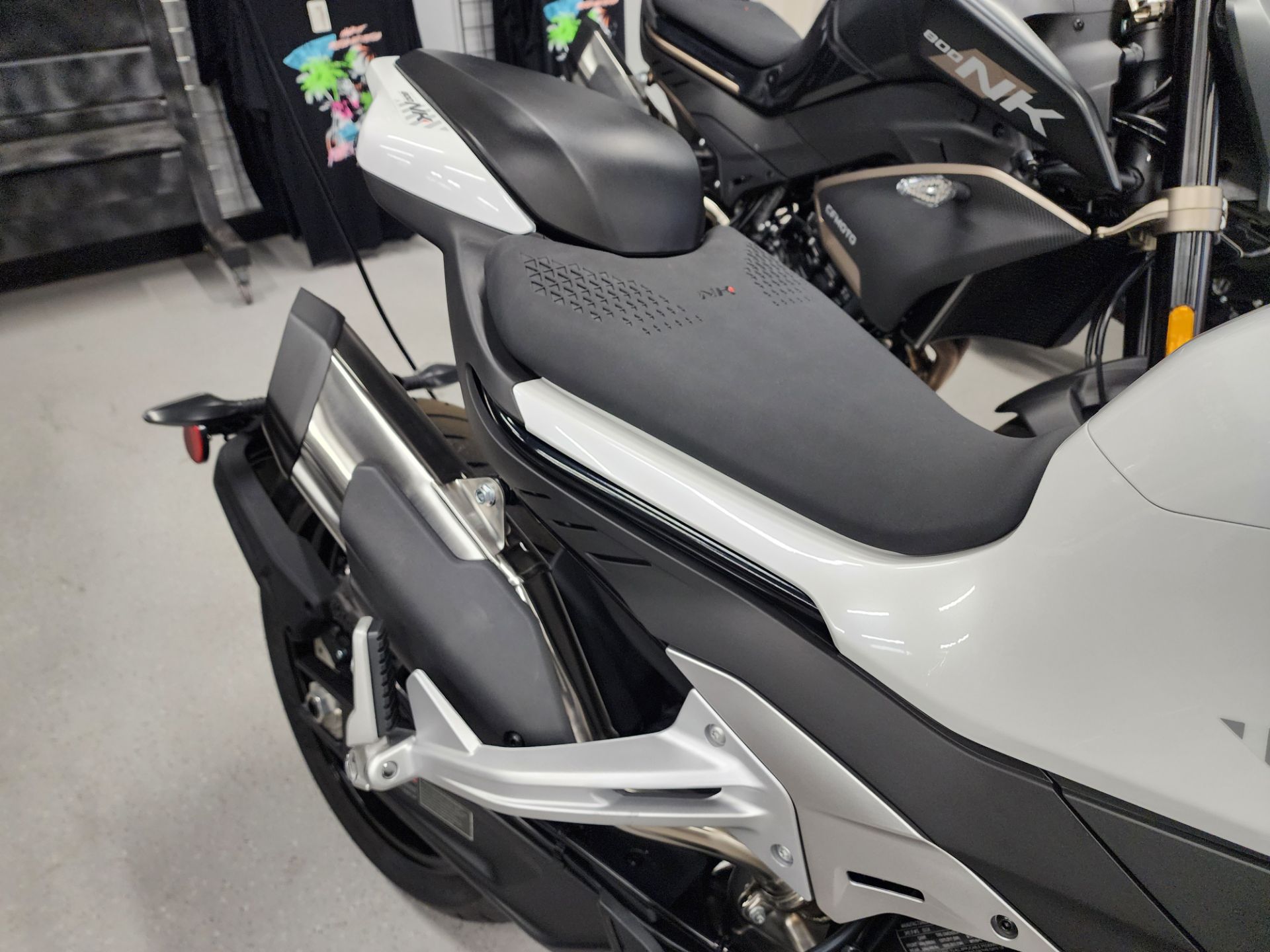 2024 CFMOTO 800NK in Fort Myers, Florida - Photo 6