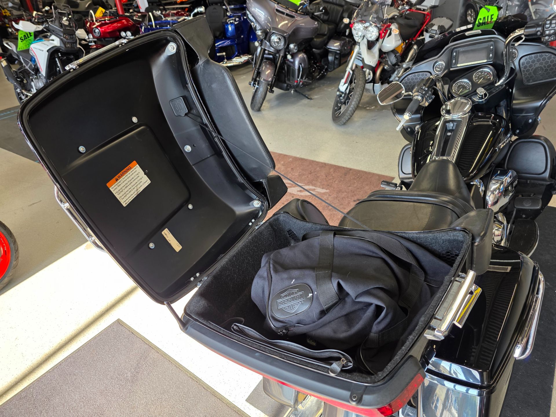 2018 Harley-Davidson Road Glide® Ultra in Fort Myers, Florida - Photo 12