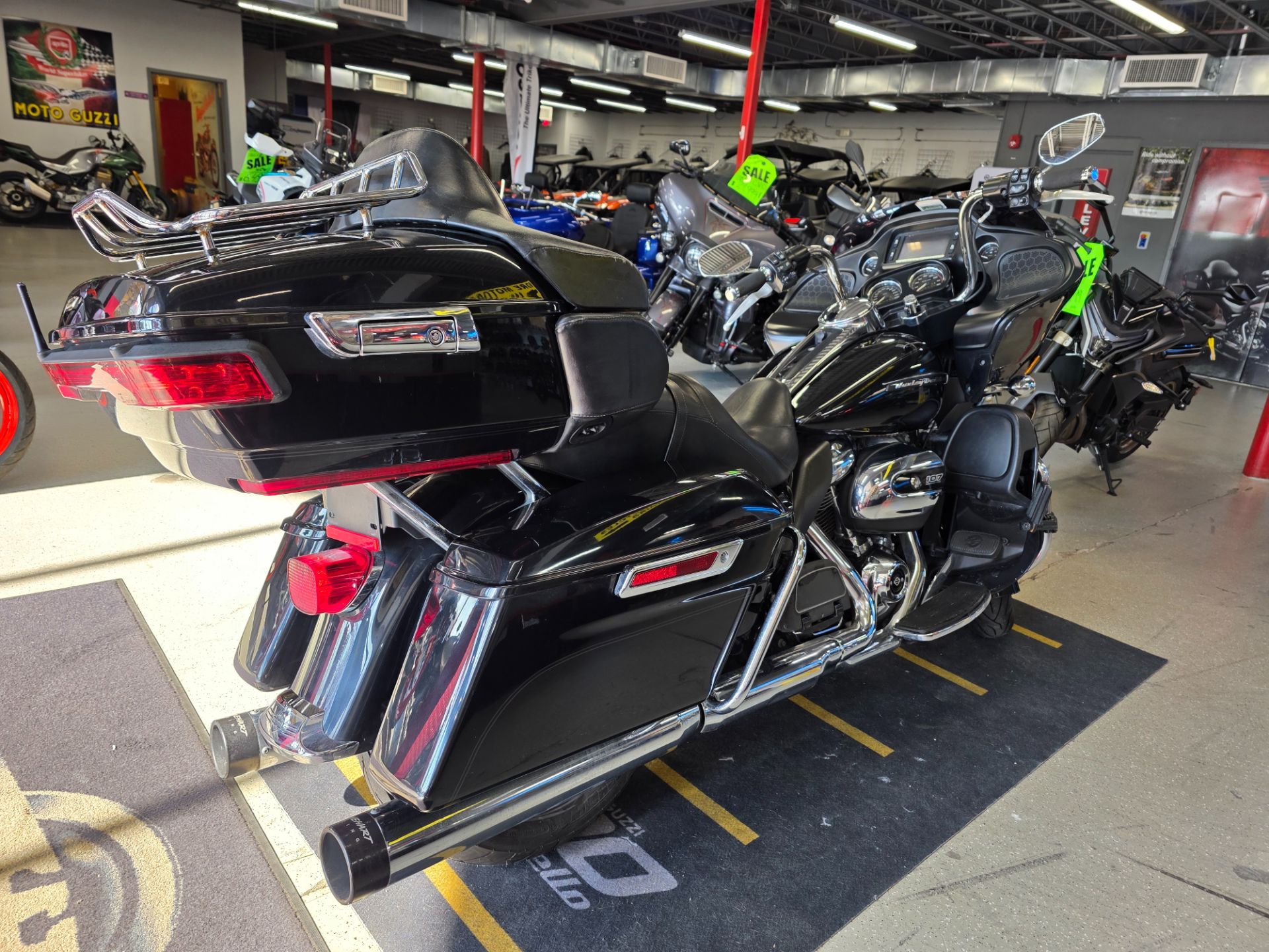 2018 Harley-Davidson Road Glide® Ultra in Fort Myers, Florida - Photo 5