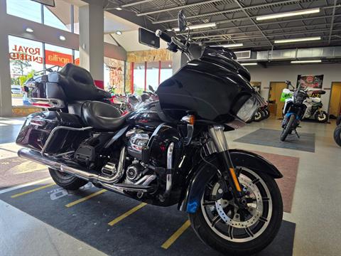 2018 Harley-Davidson Road Glide® Ultra in Fort Myers, Florida - Photo 2