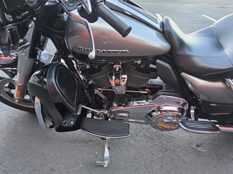 2017 Harley-Davidson Ultra Limited Low in Fort Myers, Florida - Photo 6