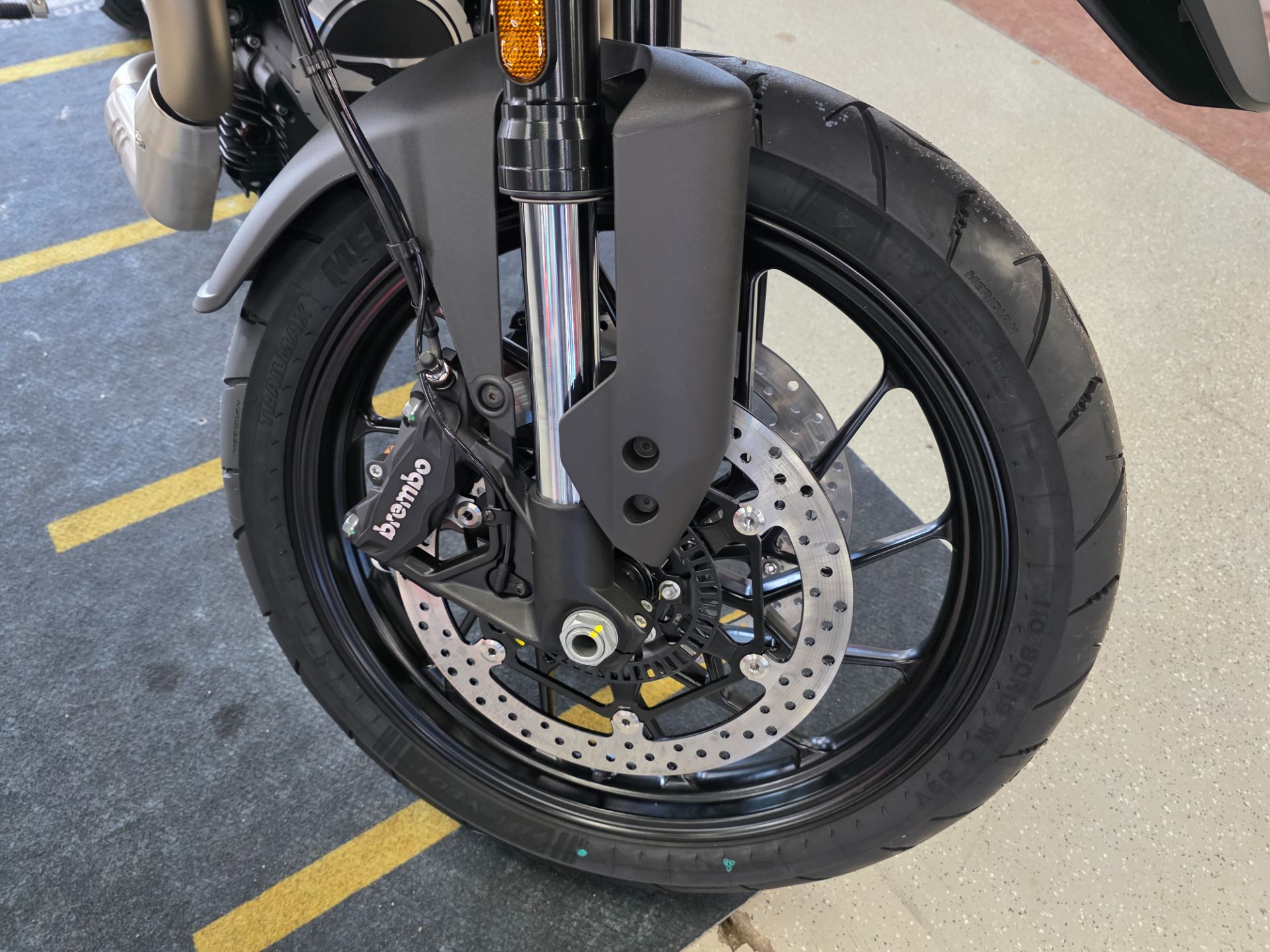 2025 Moto Guzzi V85 Strada in Fort Myers, Florida - Photo 4