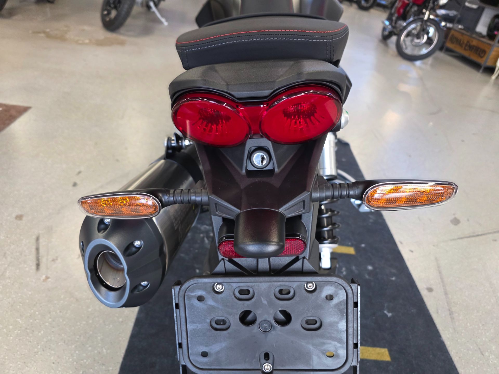 2025 Moto Guzzi V85 Strada in Fort Myers, Florida - Photo 10