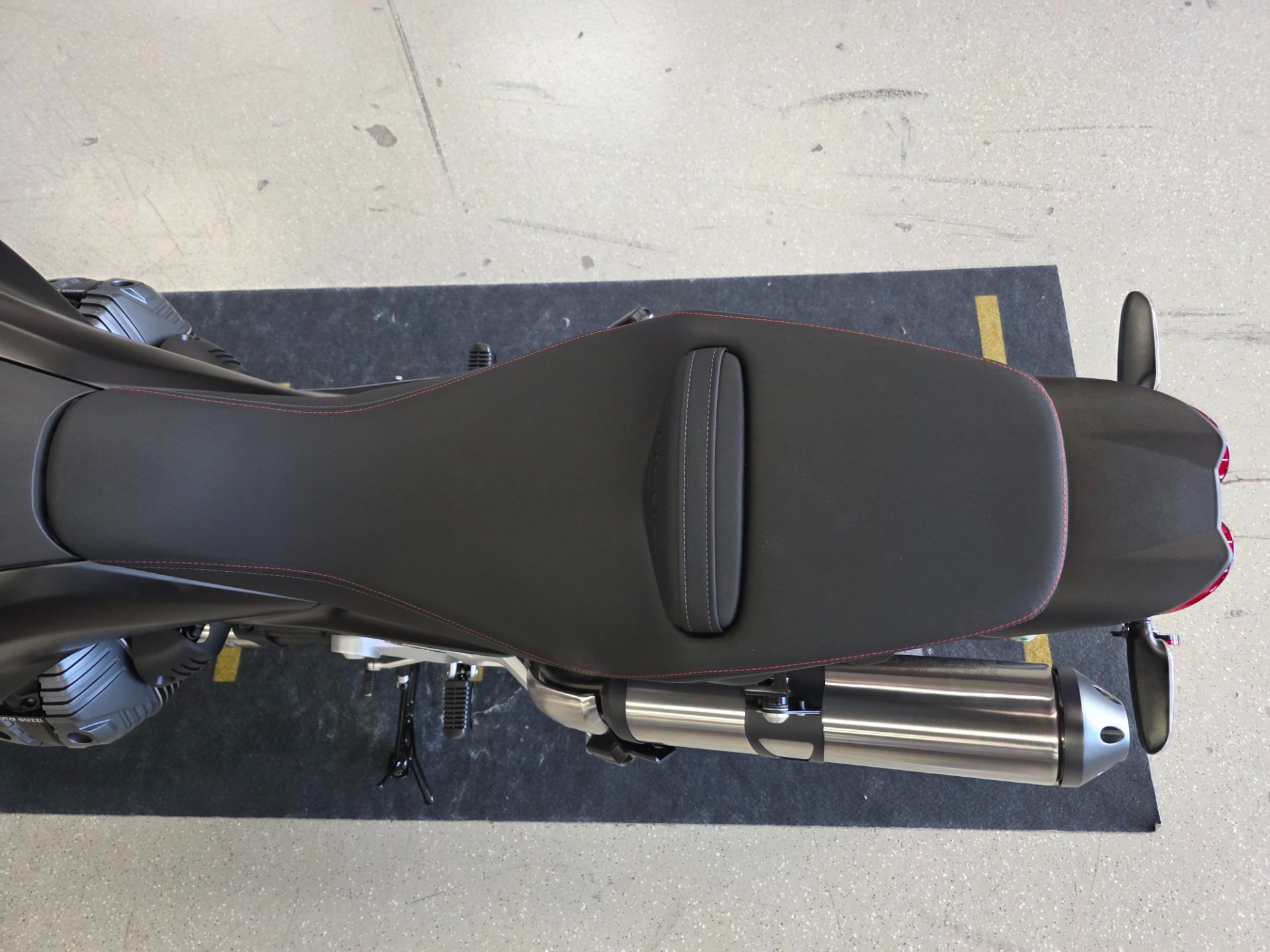 2025 Moto Guzzi V85 Strada in Fort Myers, Florida - Photo 13