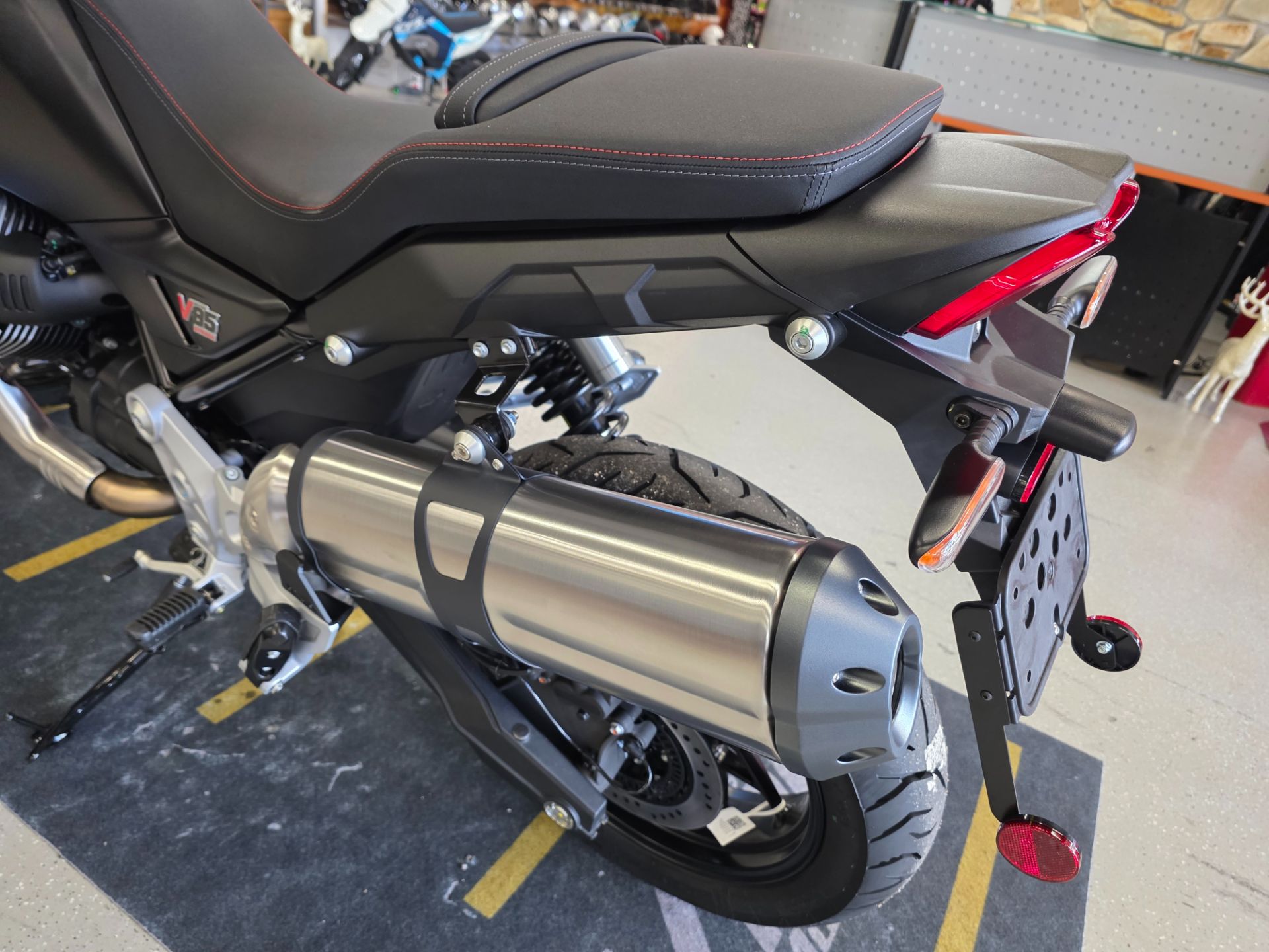 2025 Moto Guzzi V85 Strada in Fort Myers, Florida - Photo 14