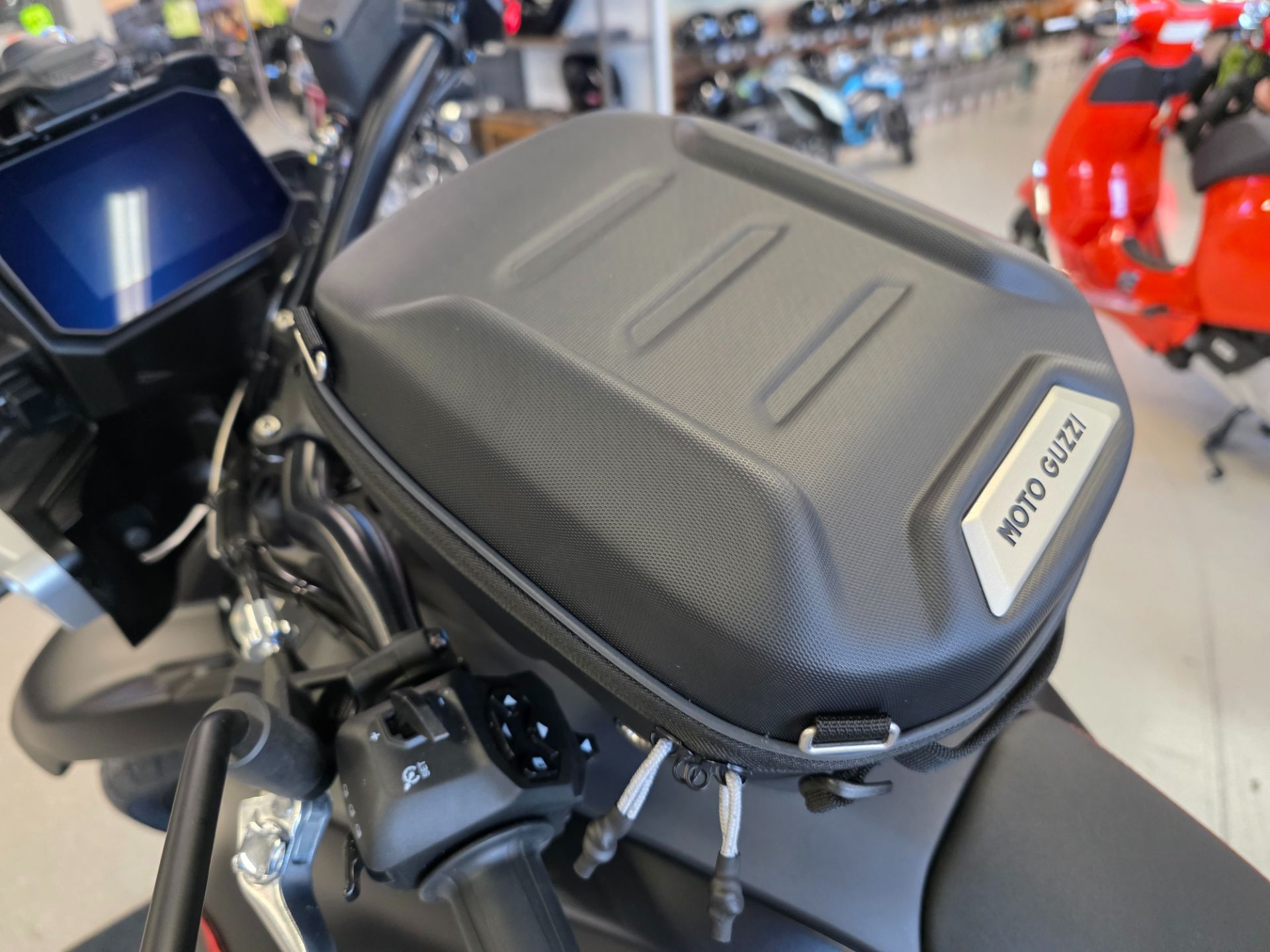 2025 Moto Guzzi V85 Strada in Fort Myers, Florida - Photo 25