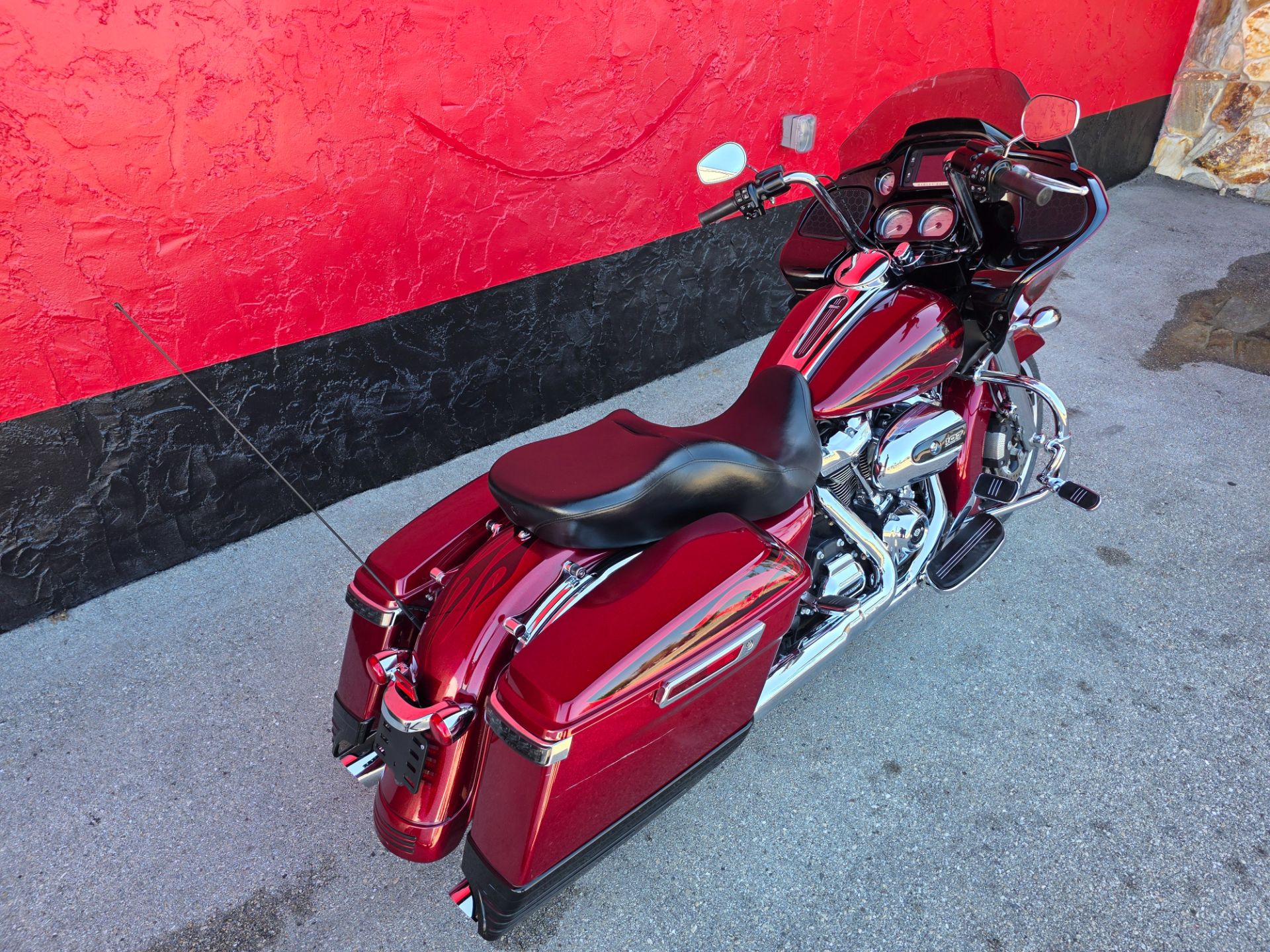 2017 Harley-Davidson Road Glide® Special in Fort Myers, Florida - Photo 10