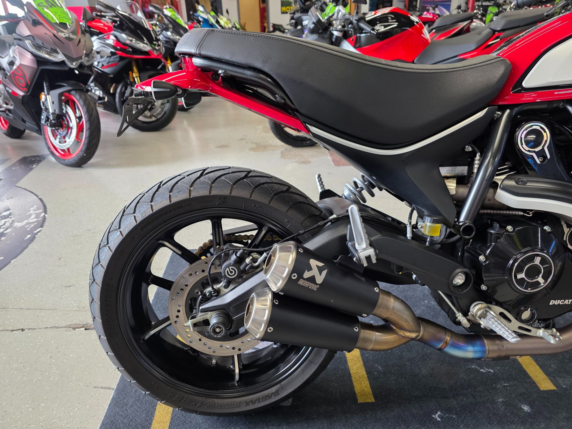 2022 Ducati Scrambler Icon Dark in Fort Myers, Florida - Photo 6