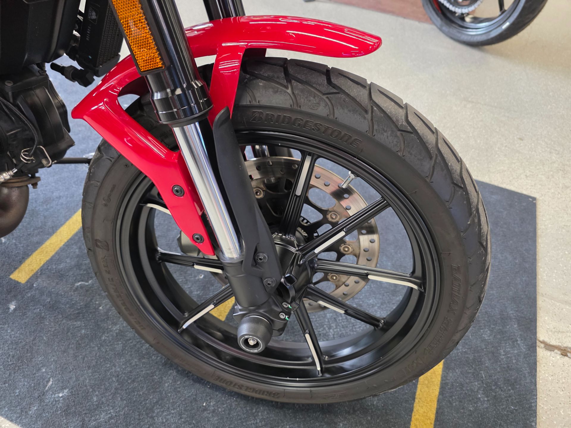 2022 Ducati Scrambler Icon Dark in Fort Myers, Florida - Photo 7