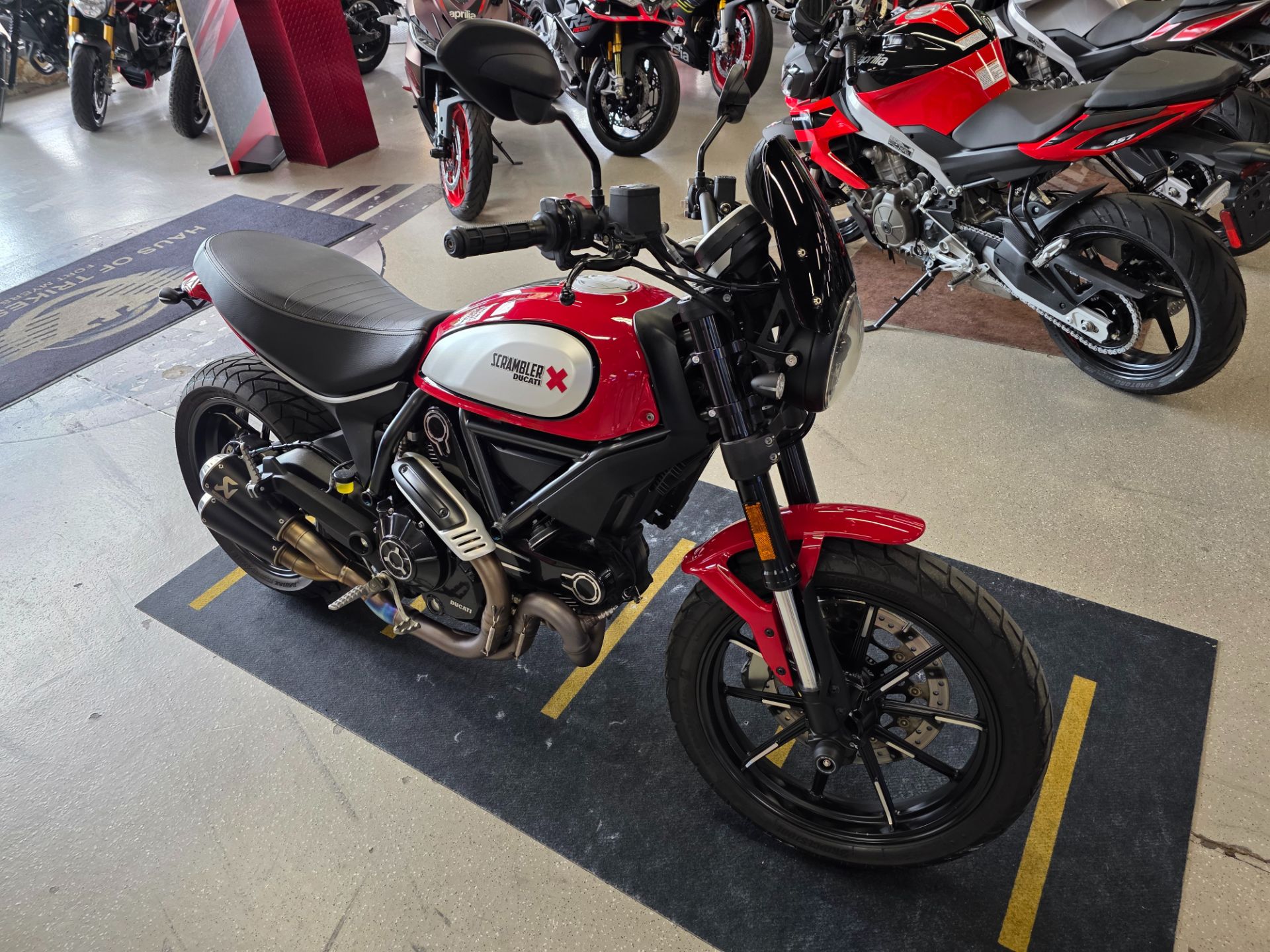 2022 Ducati Scrambler Icon Dark in Fort Myers, Florida - Photo 3