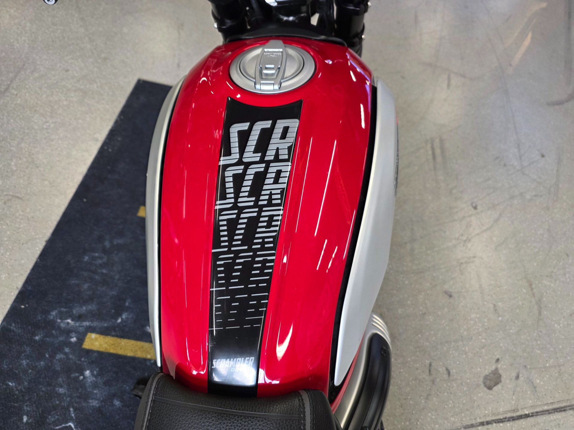 2022 Ducati Scrambler Icon Dark in Fort Myers, Florida - Photo 9