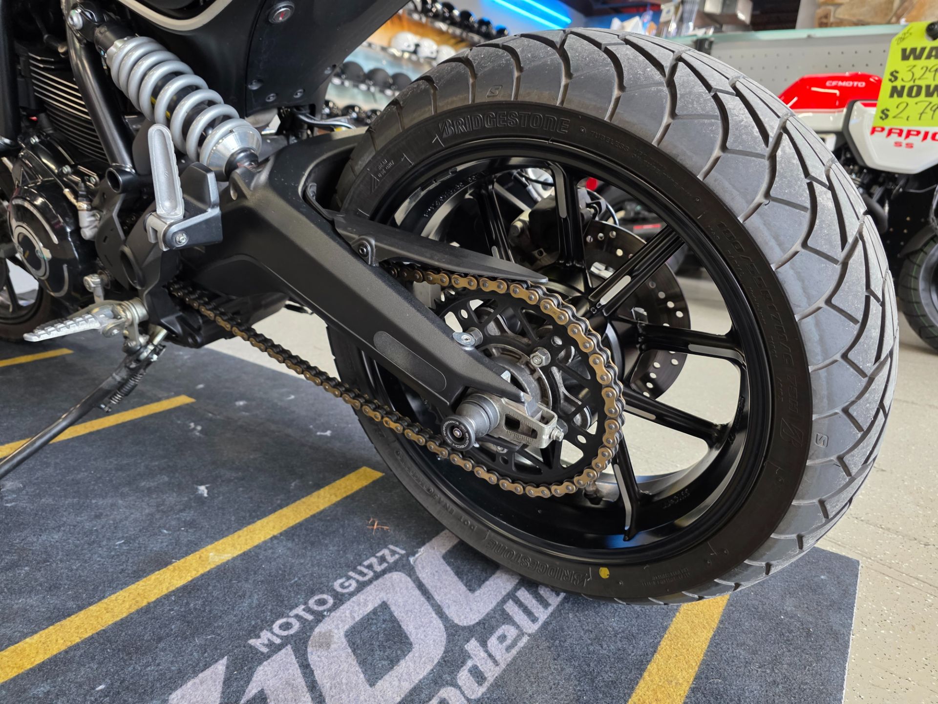 2022 Ducati Scrambler Icon Dark in Fort Myers, Florida - Photo 15