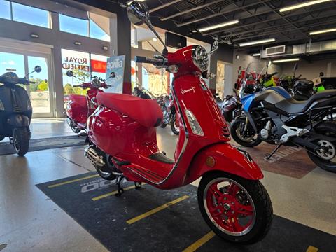 2025 Vespa Primavera 150 Red in Fort Myers, Florida - Photo 3