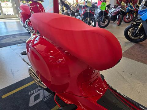 2025 Vespa Primavera 150 Red in Fort Myers, Florida - Photo 6