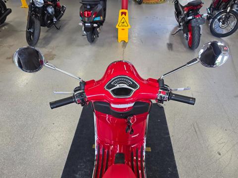 2025 Vespa Primavera 150 Red in Fort Myers, Florida - Photo 11