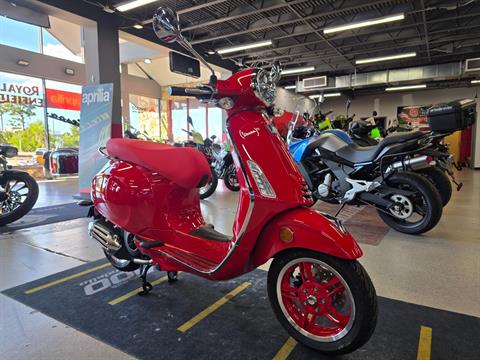 2025 Vespa Primavera 150 Red in Fort Myers, Florida - Photo 3
