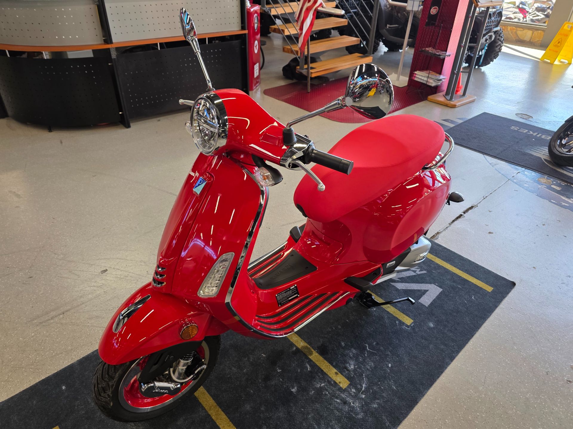 2025 Vespa Primavera 150 Red in Fort Myers, Florida - Photo 19