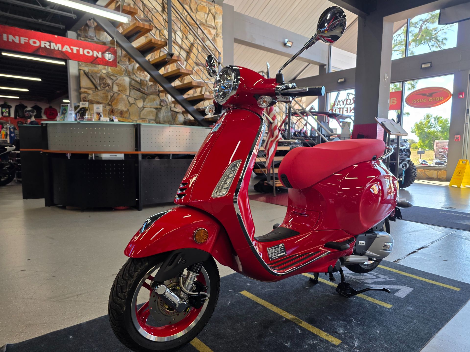 2025 Vespa Primavera 150 Red in Fort Myers, Florida - Photo 20