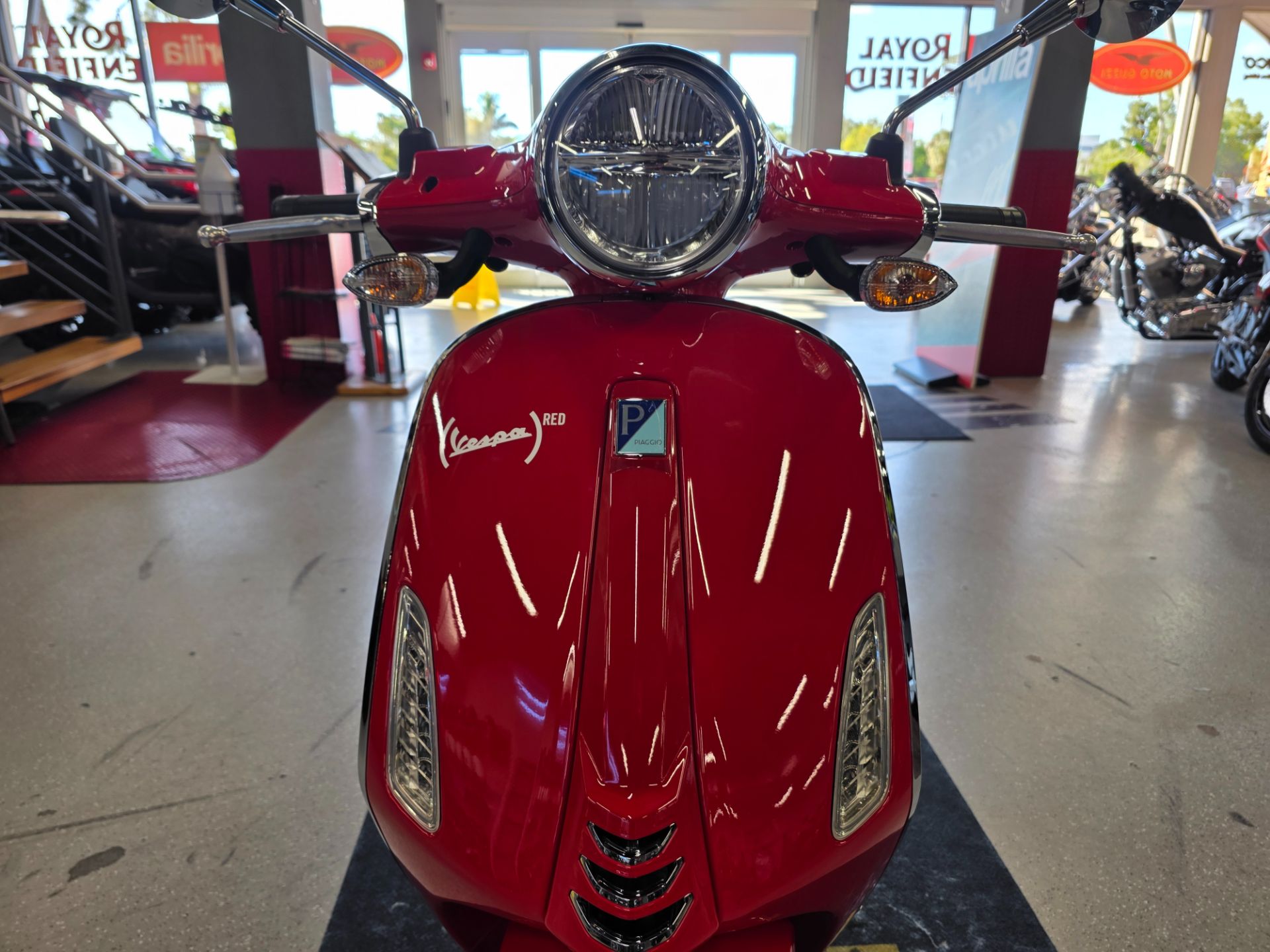 2025 Vespa Primavera 150 Red in Fort Myers, Florida - Photo 23