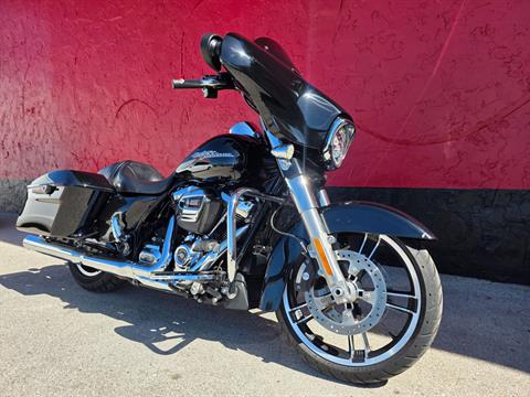 2017 Harley-Davidson Street Glide® Special in Fort Myers, Florida - Photo 3