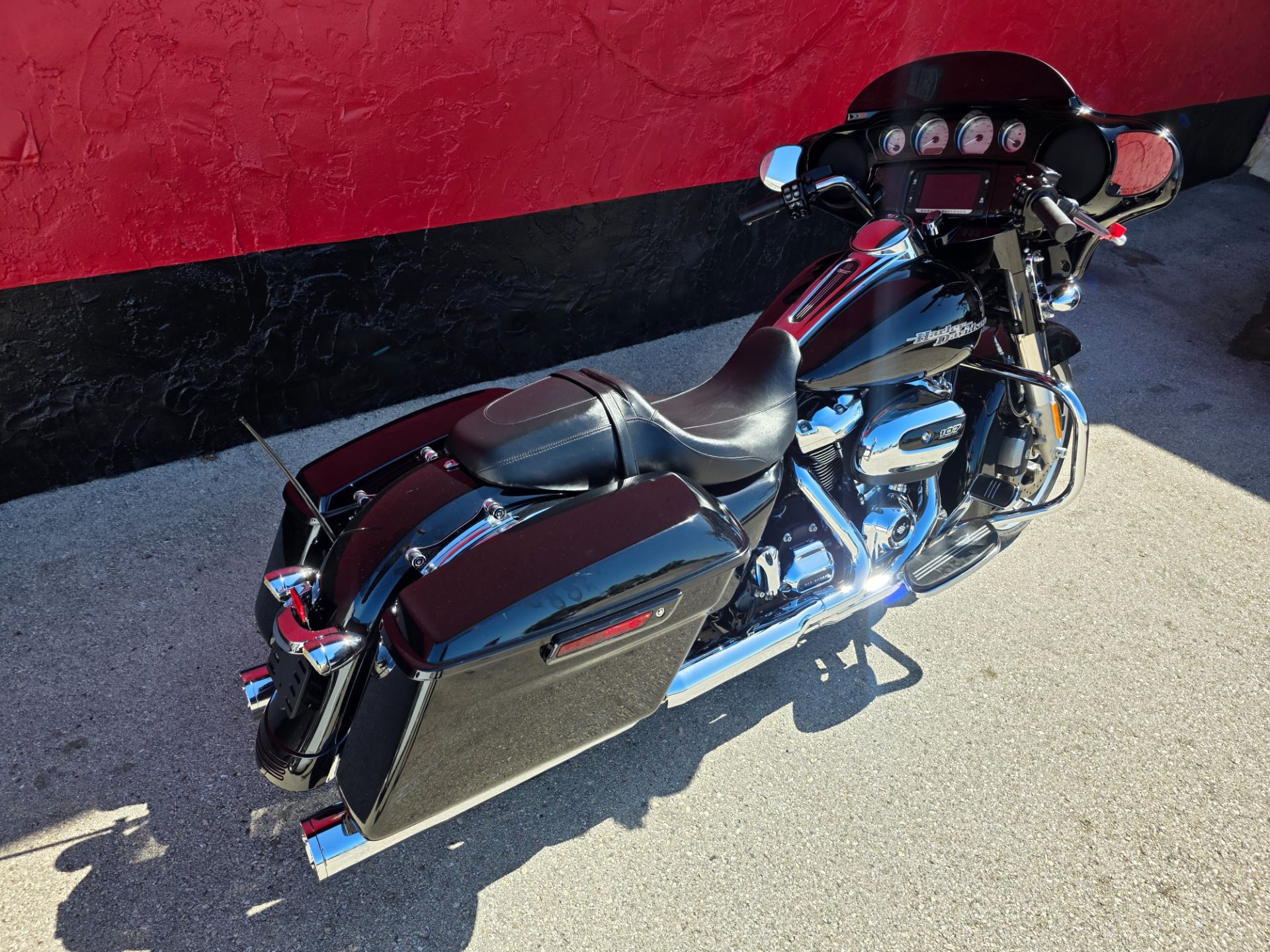 2017 Harley-Davidson Street Glide® Special in Fort Myers, Florida - Photo 7