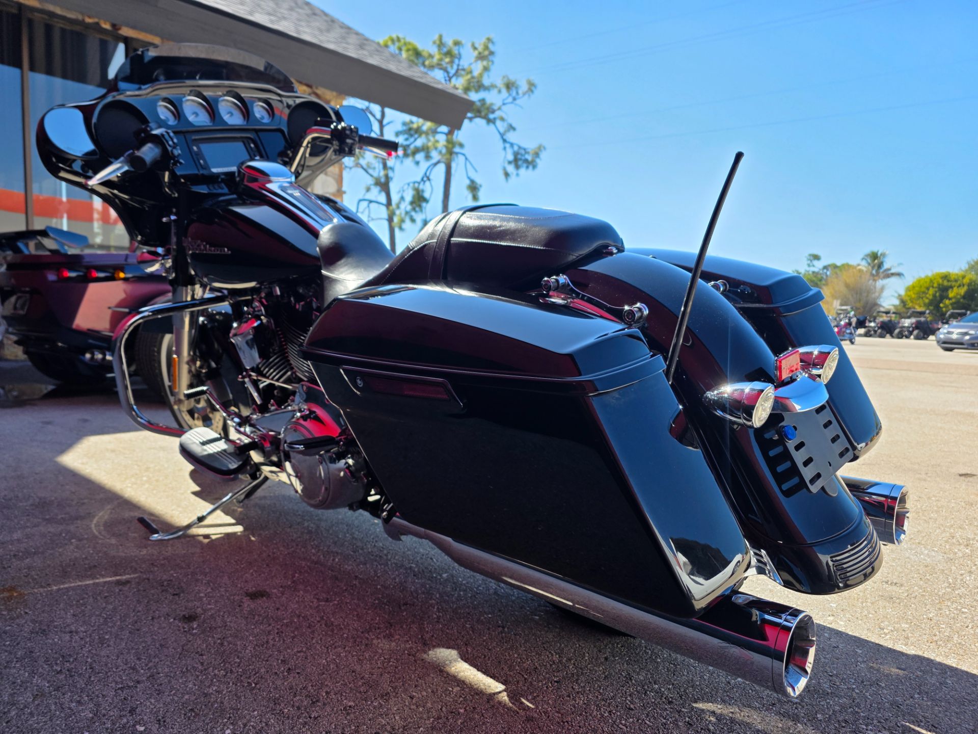 2017 Harley-Davidson Street Glide® Special in Fort Myers, Florida - Photo 14