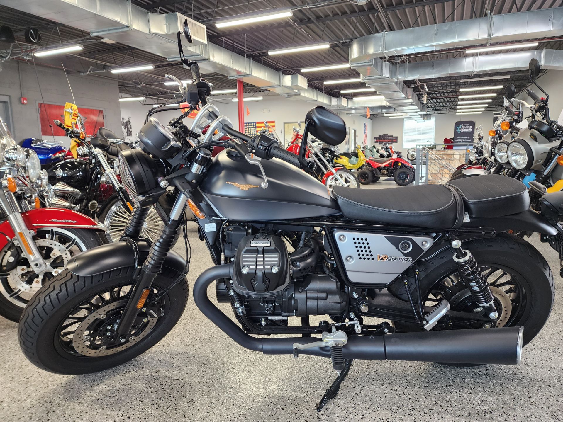 2023 Moto Guzzi V9 Bobber Special Edition in Fort Myers, Florida - Photo 10