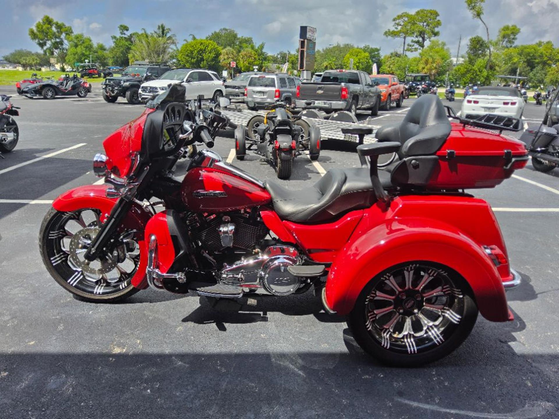 2021 Harley-Davidson Tri Glide® Ultra 6