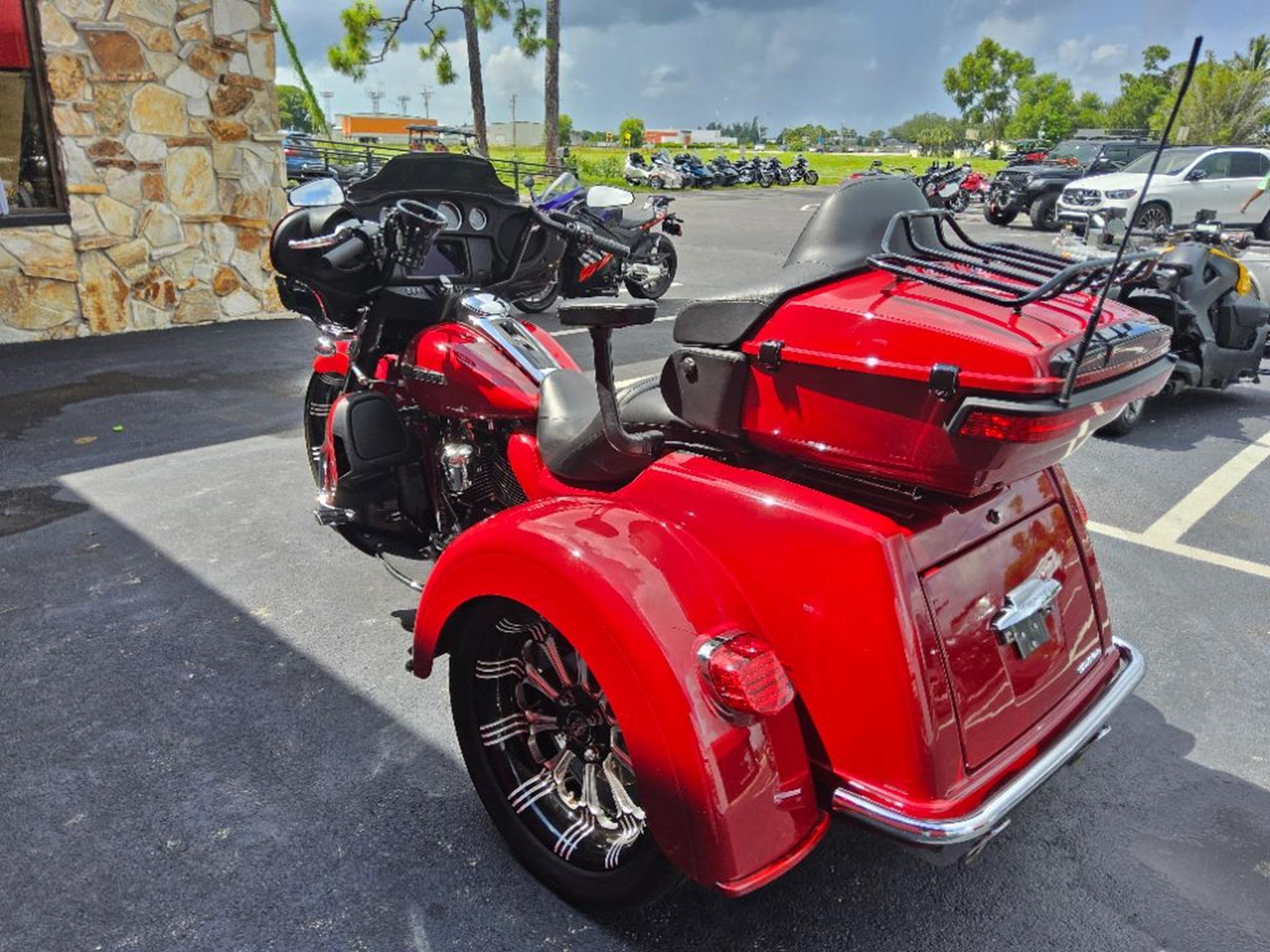 2021 Harley-Davidson Tri Glide® Ultra 8