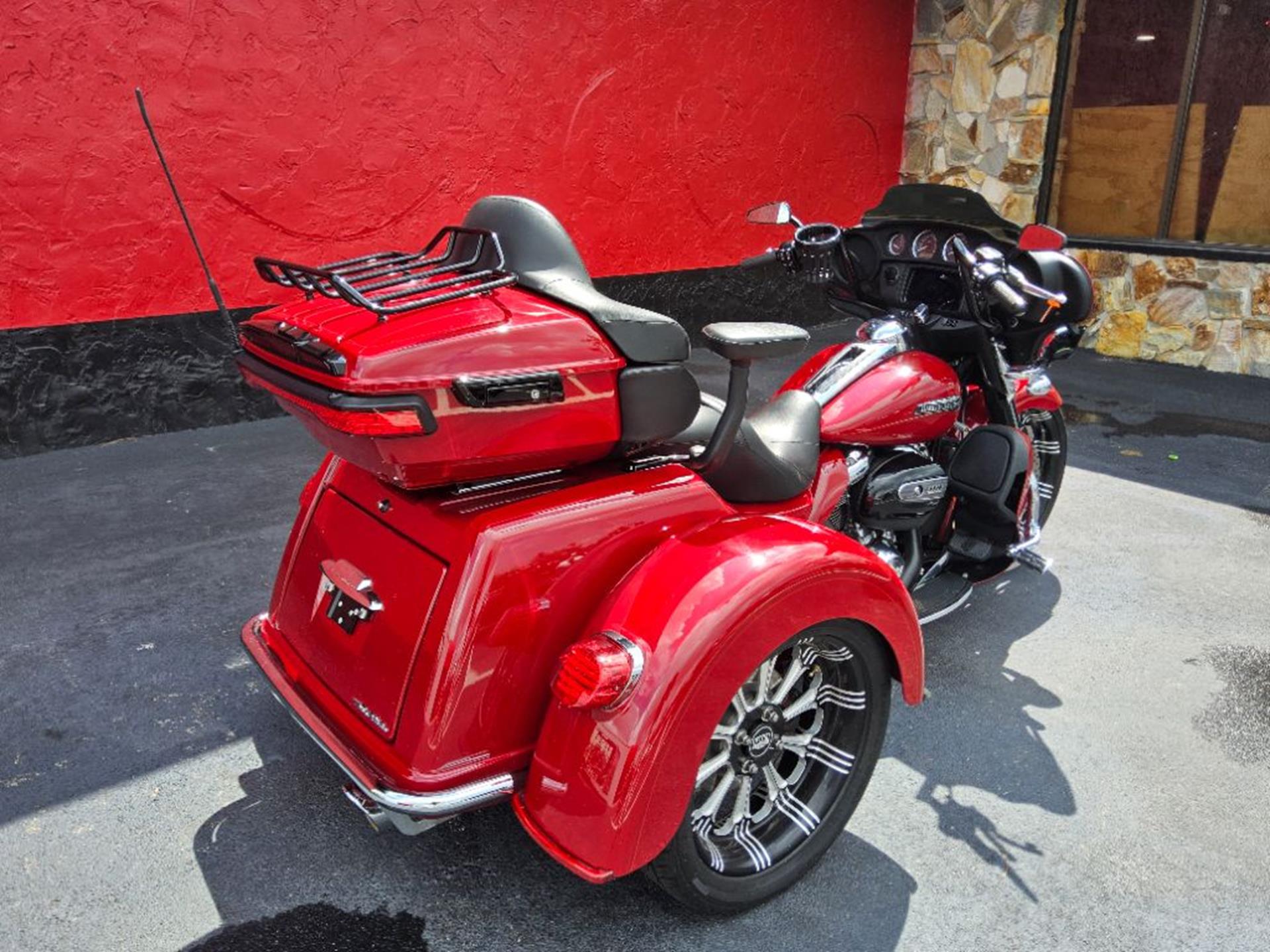 2021 Harley-Davidson Tri Glide® Ultra 10