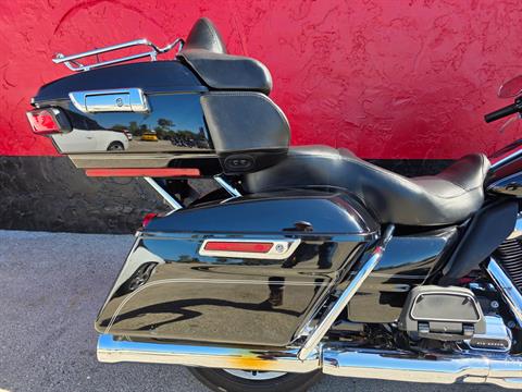 2017 Harley-Davidson Electra Glide® Ultra Classic® in Fort Myers, Florida - Photo 8