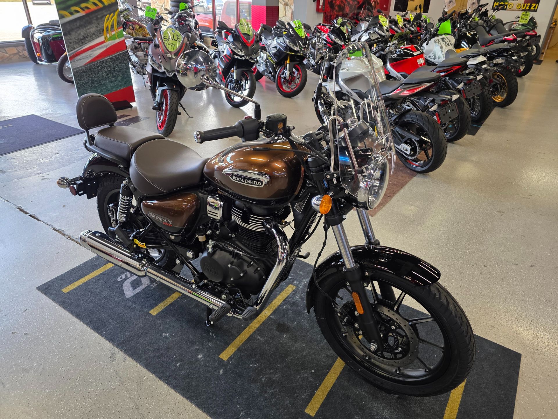 2024 Royal Enfield Meteor 350 in Fort Myers, Florida - Photo 2