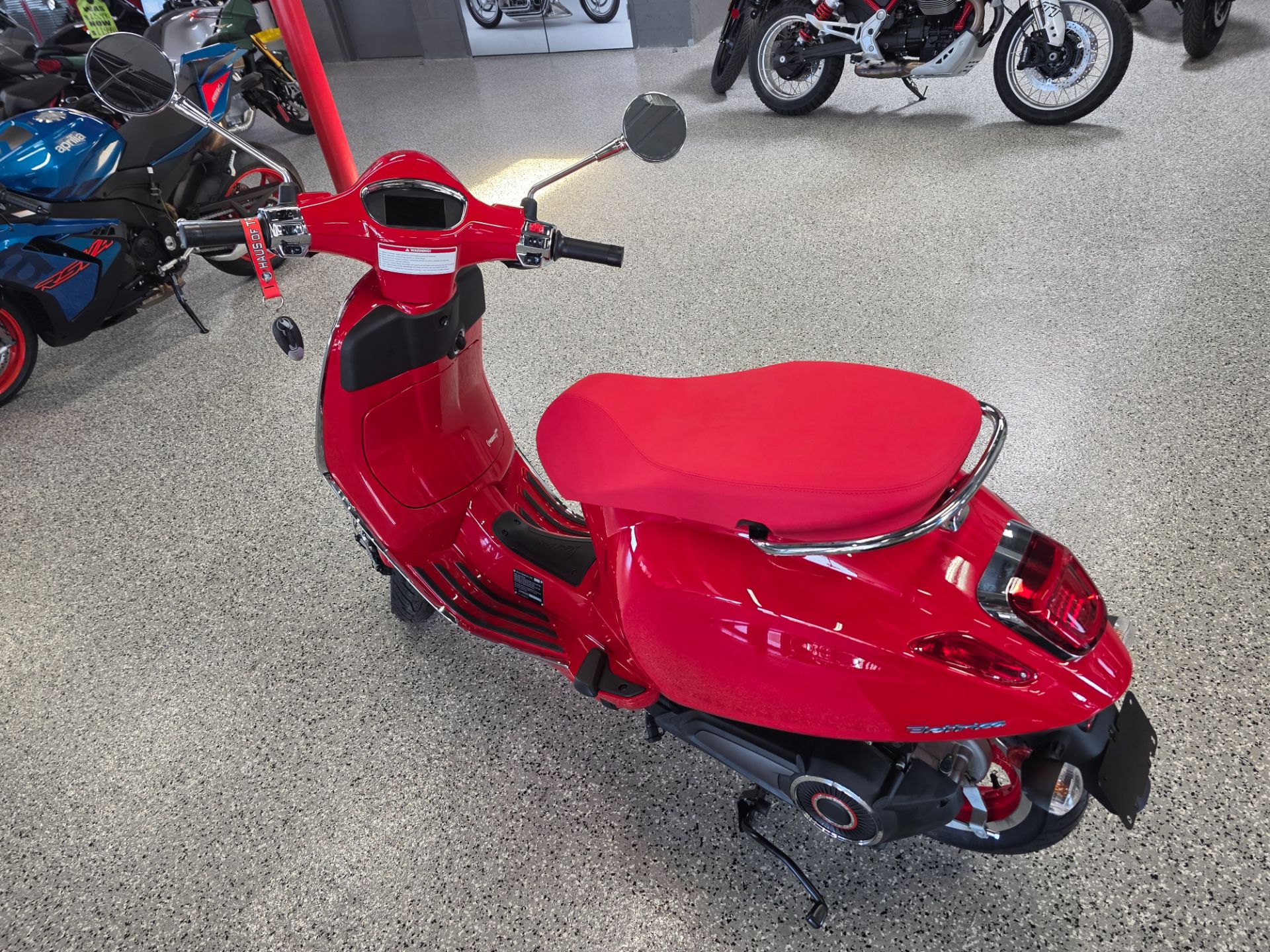 2025 Vespa Elettrica Red 70 in Fort Myers, Florida - Photo 8