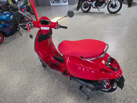 2025 Vespa Elettrica Red 70 in Fort Myers, Florida - Photo 8