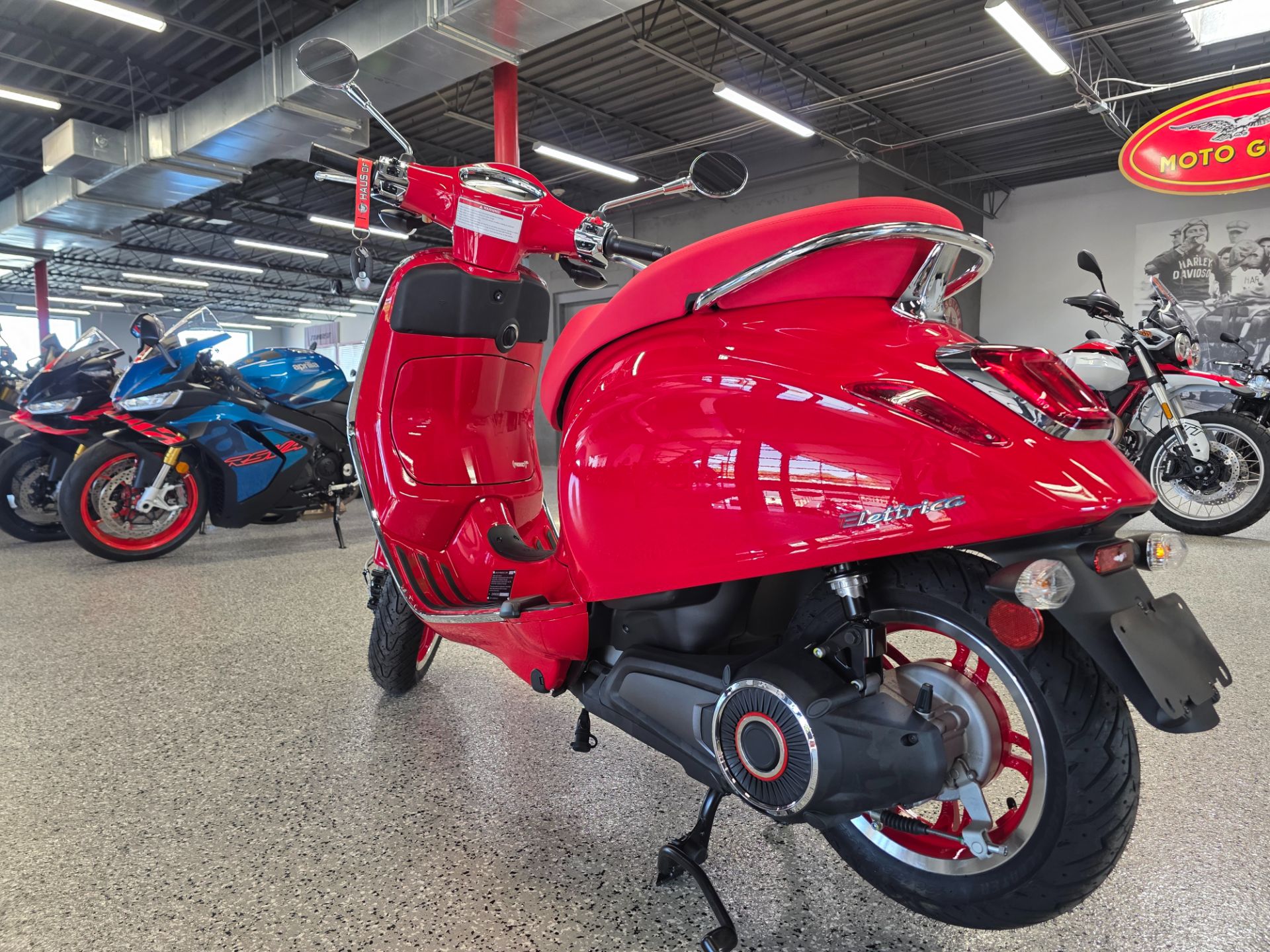 2025 Vespa Elettrica Red 70 in Fort Myers, Florida - Photo 9