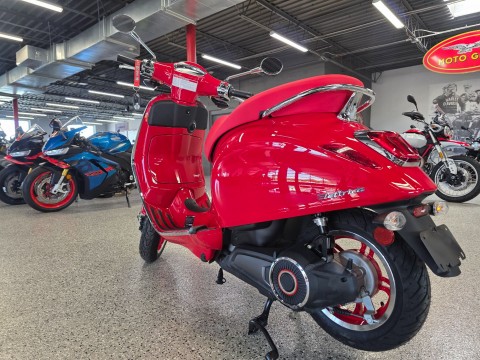 2025 Vespa Elettrica Red 70 in Fort Myers, Florida - Photo 9